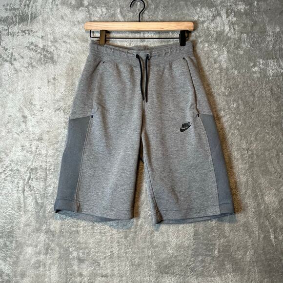 Nike Tech Women’s Size XS Fleece‎ Mesh Shorts Gray Athletic Summer Athleisure - Picture 1 of 8